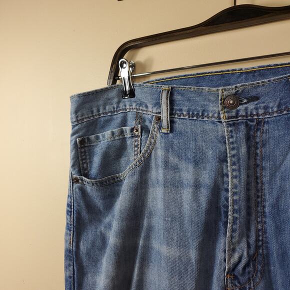 Levi's 505 Regular Fit Men's Jeans Light Wash Size 36x30 - Picture 4 of 11